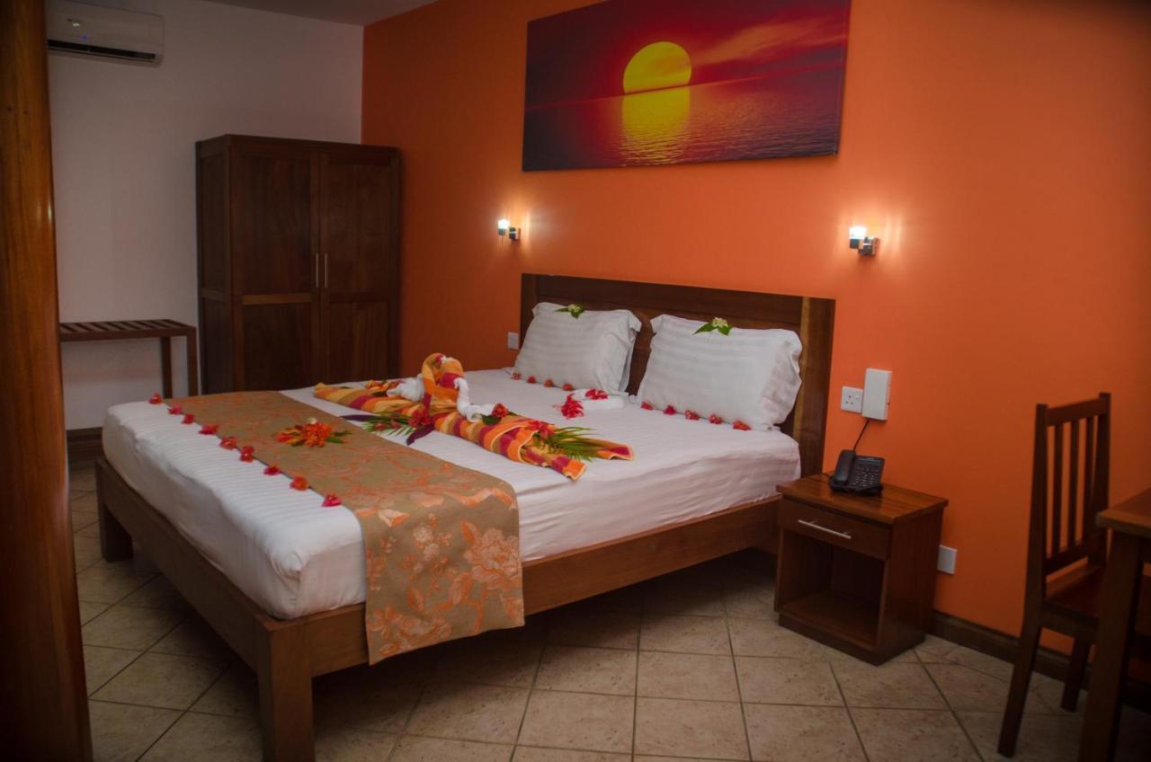 פוינט או פימנטס Sunset Reef Resort & Spa מראה חיצוני תמונה