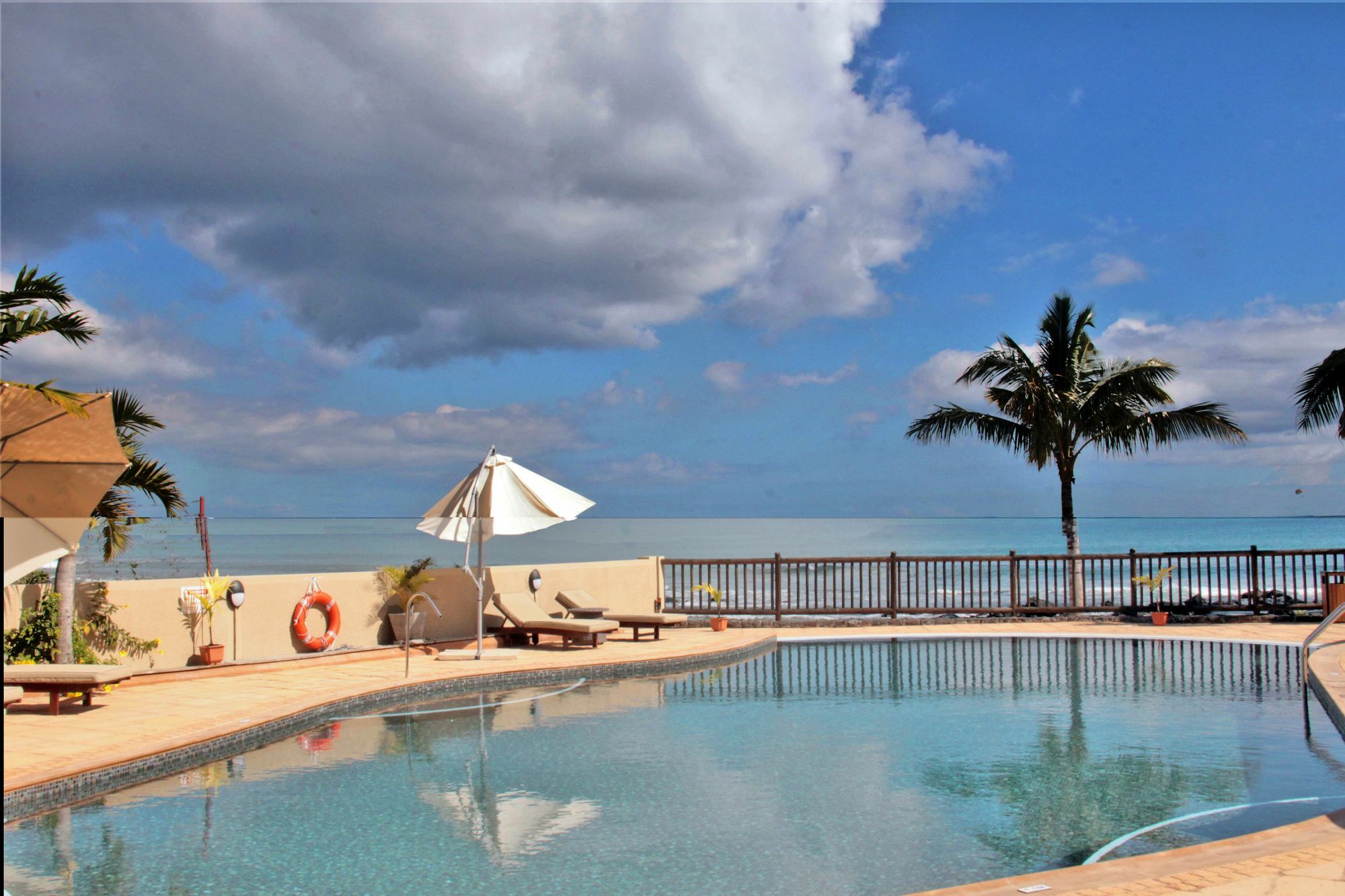 פוינט או פימנטס Sunset Reef Resort & Spa מראה חיצוני תמונה